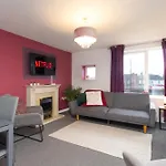 Comfy 2Br Apartment With Balcony - Waterlily