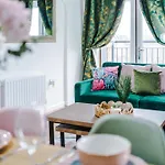 Pinley Place Serviced Apartment - Charming 2Bed Retreat Coventry