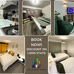 Harrys Home - Contractors & Business Professionals - Nec - 2 Parking Spaces - 4 Large Bedrooms & 2 Bathrooms - Pool Table - Table Tennis - Darts - Games Console