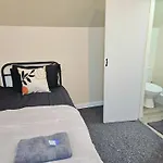 Spacious Luxury Near City Center Free Parking