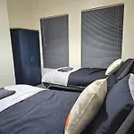 Spacious Luxury Near City Center Free Parking