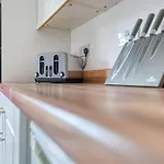 Gorgeous 5-Bedroom Home With Free Wifi Included