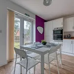Gorgeous 5-Bedroom Home With Free Wifi Included