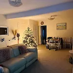 Entire 2 Beds Terrace House Near Ricoh Arena.