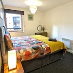 Gorgeous Modernised City Centre Apartment