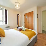 Beauchamp Suite In Coventry City Centre Cv1 For Contractors Professionals Tourists Relocators Students And Family