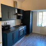 Single Room In Cv1 Fargo Village Room With Shared Bathroom