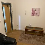 Single Room In Cv1 Fargo Village Room With Shared Bathroom