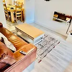 Luxury 4 Bed House In Coventry