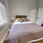 1 Castle Yard