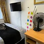 Practical Onsite Cosy Studio With Shared Entrance