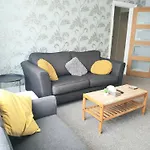 Spacious City Home With Free Parking, Fast Wi-Fi & Netflix