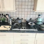 Spacious City Home With Free Parking, Fast Wi-Fi & Netflix