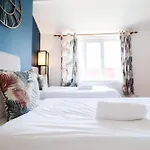 Prime 4-Bedroom House In The Heart Of The City