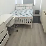 Comfortable Double Bed Located Near City Centre, Suitable For Contractors Health Care Professionals Or Long Business Stays In Coventry Or Delightful Holidays In Coventry Or Within The West Midlands Area Free Wifi Tea And Coffee Provided