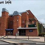 Single Room Close To Uni & Supermarket & Free Parking