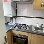 Single Room Close To Uni & Supermarket & Free Parking