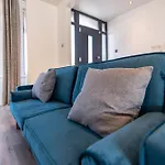 Spacious 3-Bed Home With Parking, Near Coventry & Birmingham