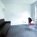 Homestays - Modern House Near Coventry City Centre