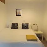 Room In Guest Room - Large Comfortable Room Coventry