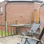 Room In Guest Room - Large Bright Room In Coventry