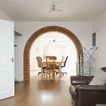 Room In Guest Room - Bright Double Room In Coventry