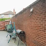 Room In Guest Room - Double Room In Coventry