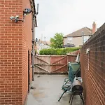 Room In Guest Room - Big Size Double Room Coventry