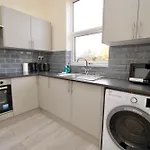 Charming 2Bed Gem - Free Parking & Netflix, Wifi, Walk To Coventry City Centre