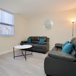 Charming 2Bed Gem - Free Parking & Netflix, Wifi, Walk To Coventry City Centre
