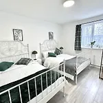 4B4B Entire House Sleeps 11 Driveway Parking Near Coventry University And City Centre