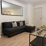 Coventry - 3 Beds - Pet Friendly - Free Parking