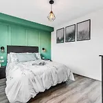 Stylish Apartment In Coventry Center With Free Parking