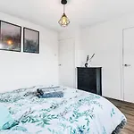 Stylish Apartment In Coventry Center With Free Parking