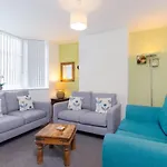 4Br With Private Parking