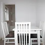 Charming 2Bed House In Cv2 Area