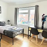 4 Ensuite Bedroom Entire House Sleeps 10 Driveway Parking Near Coventry Univesity And City Center