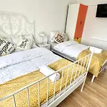 4 Ensuite Bedroom Entire House Sleeps 10 Driveway Parking Near Coventry Univesity And City Center