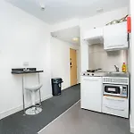 Central Coventry Budget Studio With Kitchen