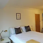 Nice Spacious Room In Coventry