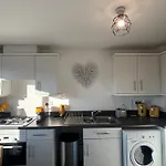 Apollo Apartment
