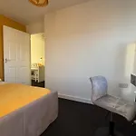 Apollo Apartment