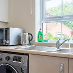 Close To Warwick University - Clover Way By Ty Sa