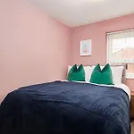 Perfect 3Br House Sleeps 9 Coventry