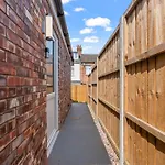 City Centre House, Parking With Ev, Free Wifi, Netflix