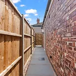 City Centre House, Parking With Ev, Free Wifi, Netflix