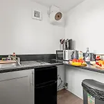 City Centre House, Parking With Ev, Free Wifi, Netflix