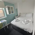 Budget En-Suite Room In Coventry City Centre