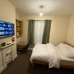 Double Rooms - Near City And Uni