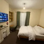 Double Rooms - Near City And Uni